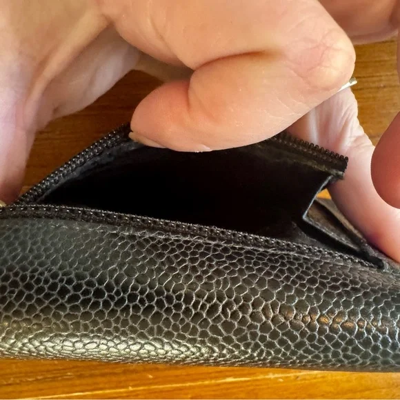 Vintage Chanel Black Caviar Leather Wallet - Missing Holo - Picture 5 of 6